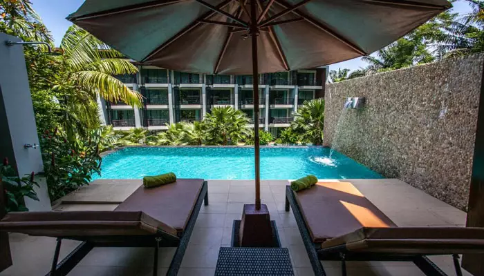 هتل هولا هولا ریزورت اند اسپا کرابی